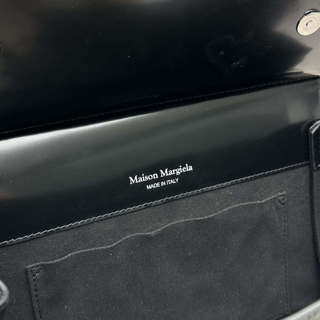 Maison Margiela Small Grained Leather Tote Bag (26x 19x 8cm) - EUR FASHION