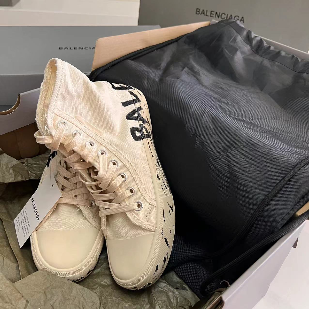 Balenciaga Paris High Top Graffiti Sneaker In White  - EUR FASHION