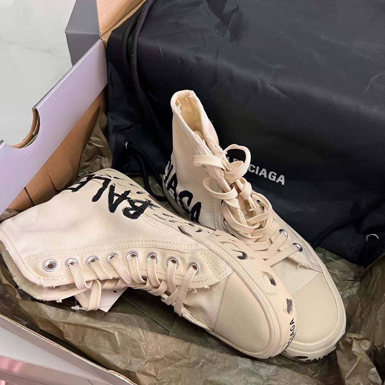Balenciaga Paris High Top Graffiti Sneaker In White  - EUR FASHION