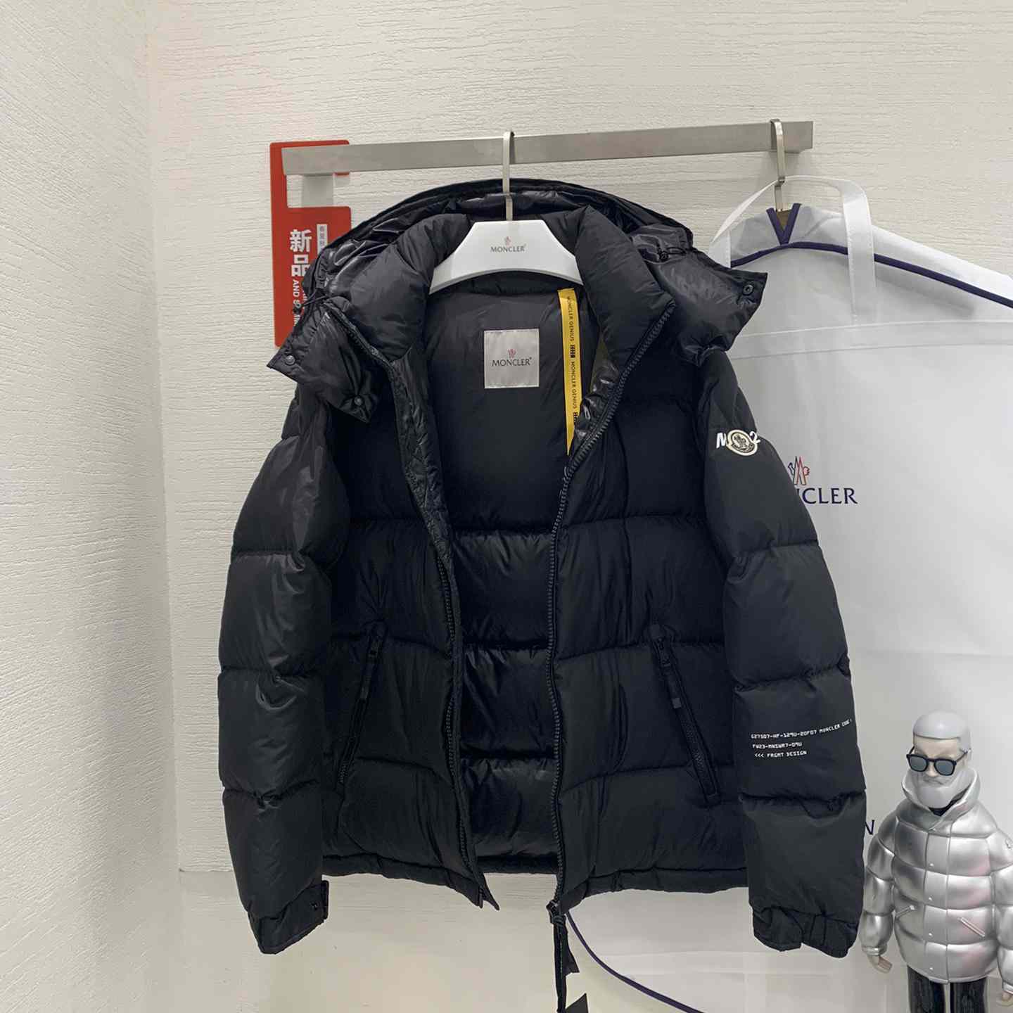 Moncler Acanthus Short Down Jacket - EUR FASHION