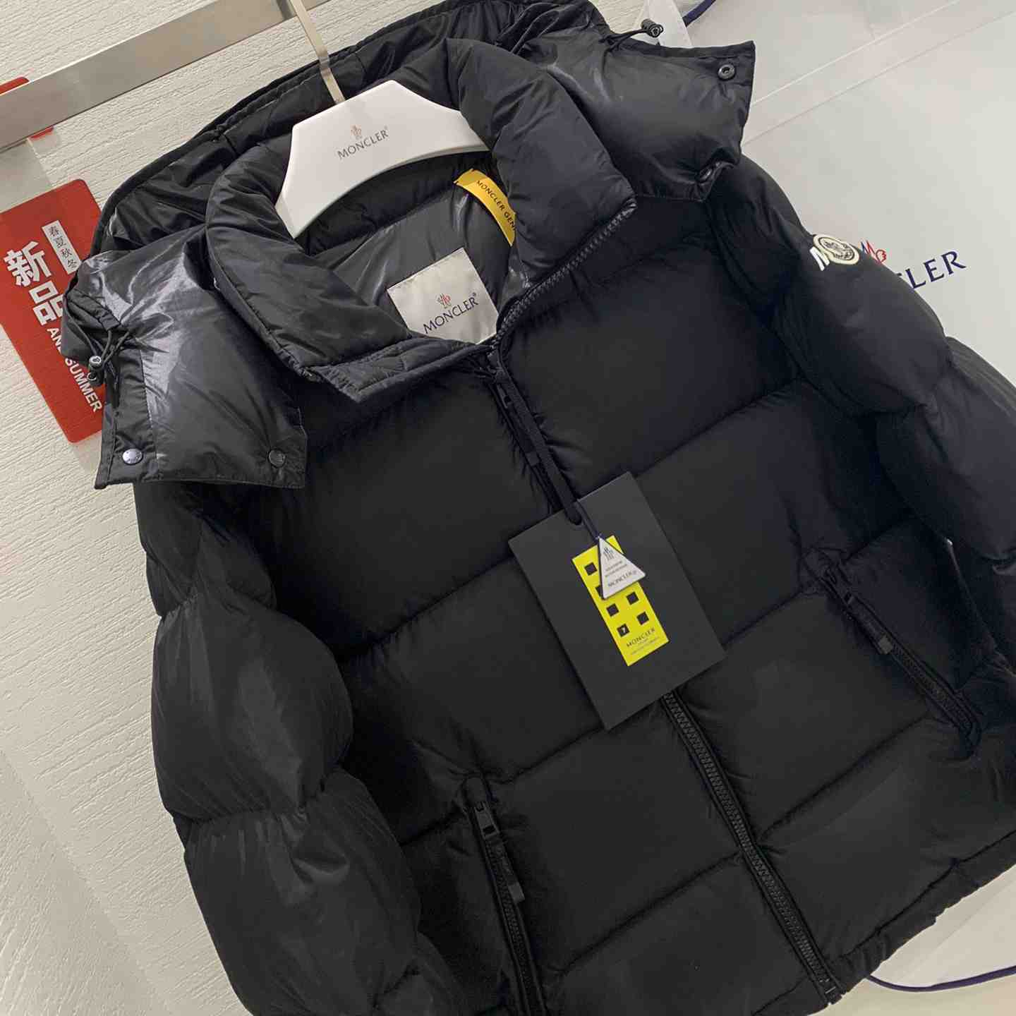 Moncler Acanthus Short Down Jacket - EUR FASHION