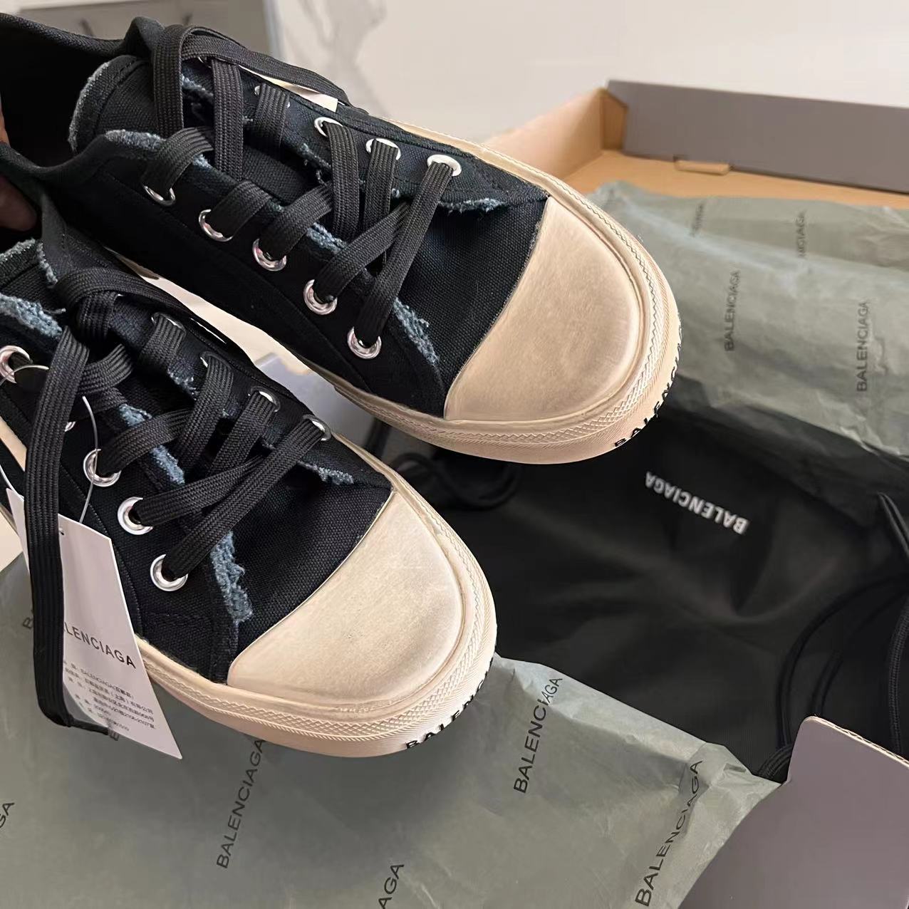 Balenciaga Paris Low Top Sneaker In Black  - EUR FASHION