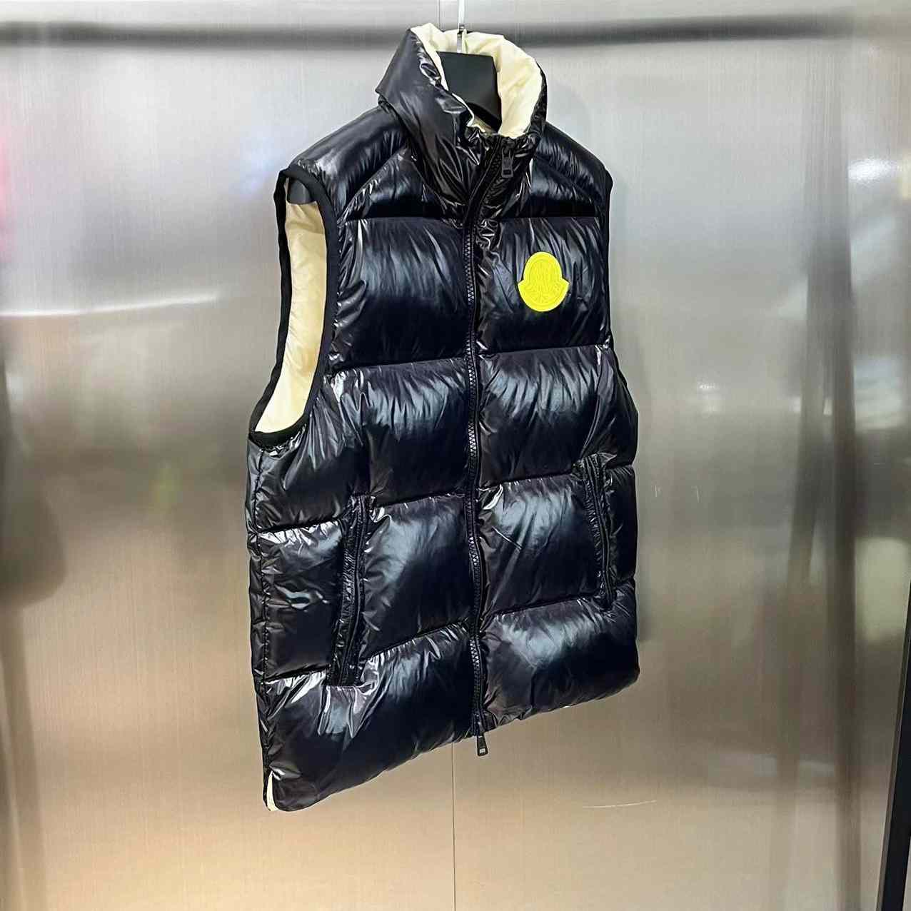 Moncler Sumido Down Vest - EUR FASHION