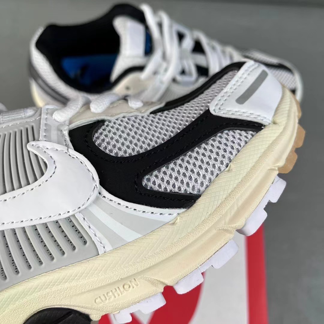 Nike Air Zoom Vomero 5 Sneaker     FN7649-110 - EUR FASHION