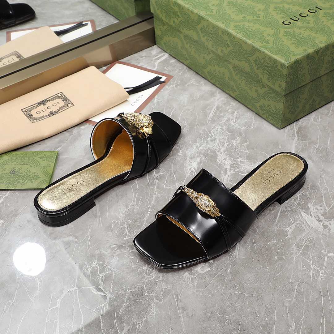 Gucci Women's Slide Sandal With Hardware - EUR FASHION