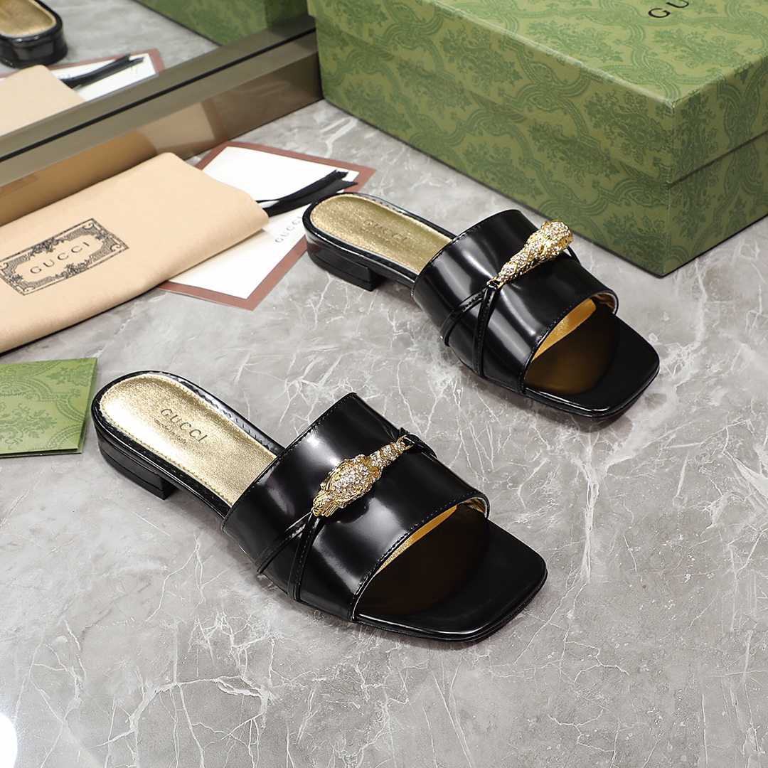 Gucci Women's Slide Sandal With Hardware - EUR FASHION
