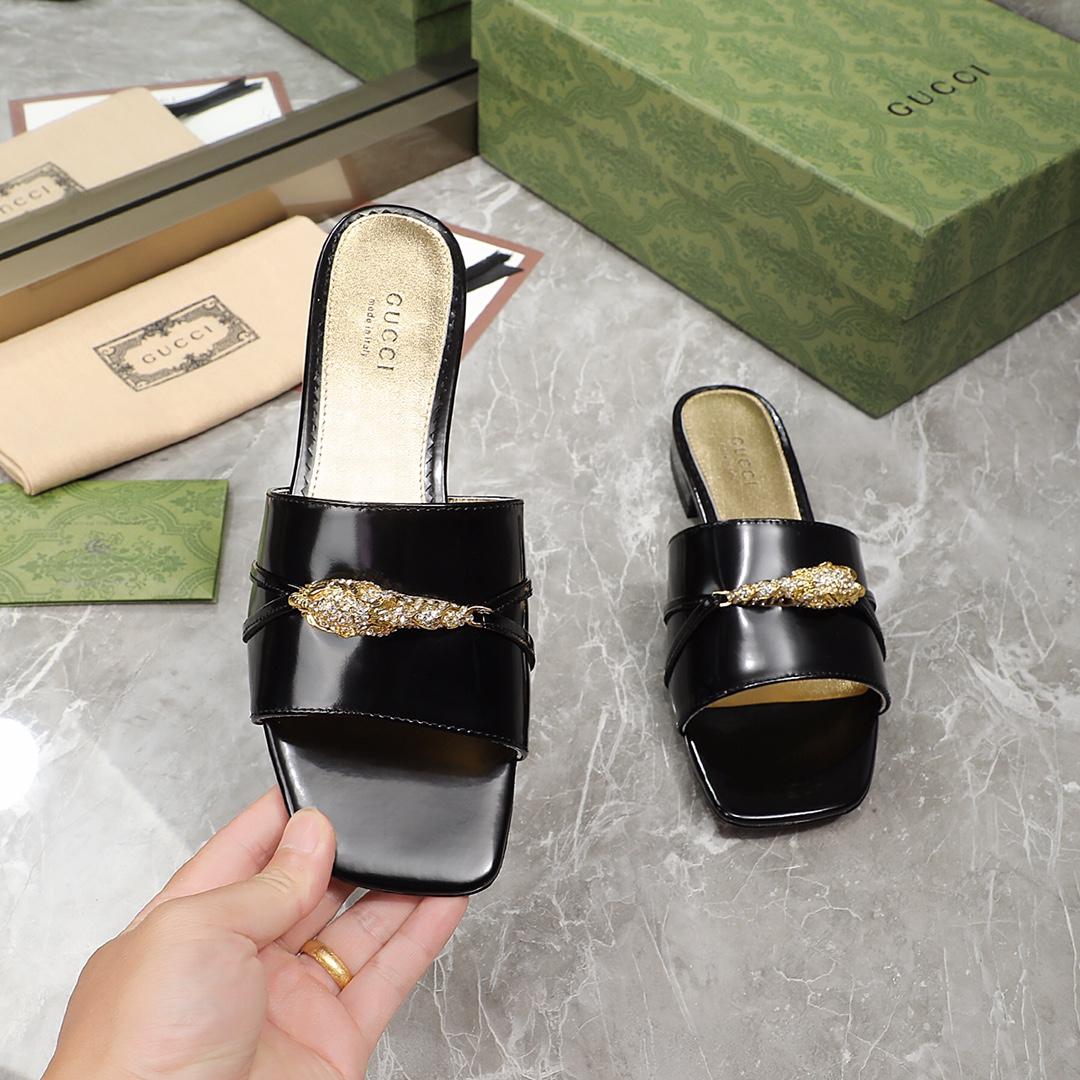 Gucci Women's Slide Sandal With Hardware - EUR FASHION