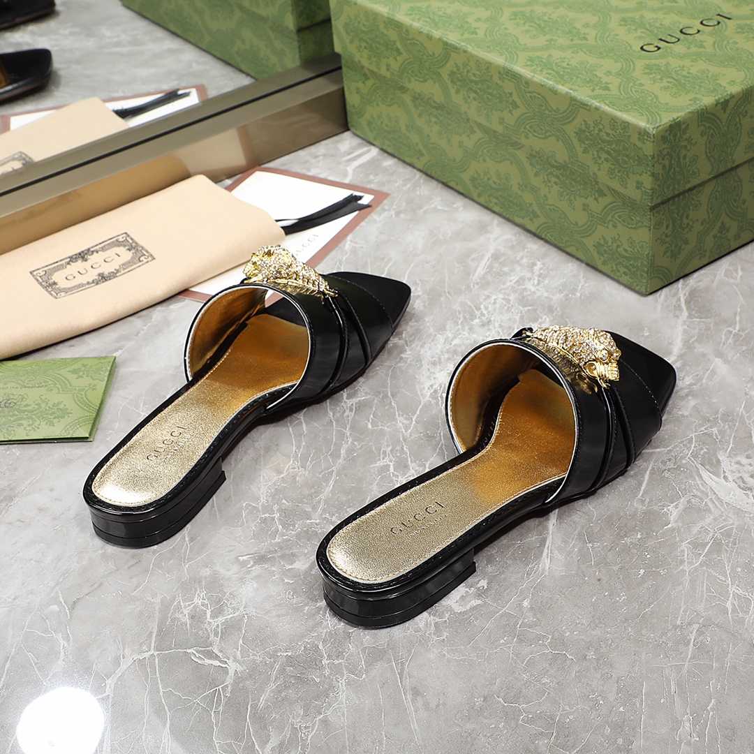 Gucci Women's Slide Sandal With Hardware - EUR FASHION