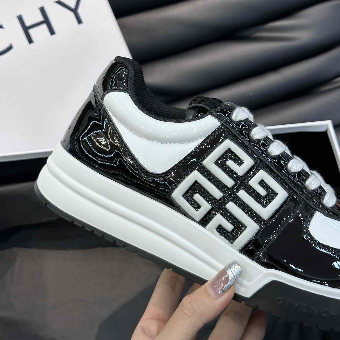 Givenchy G4 Sneakers In Patent Leather - EUR FASHION