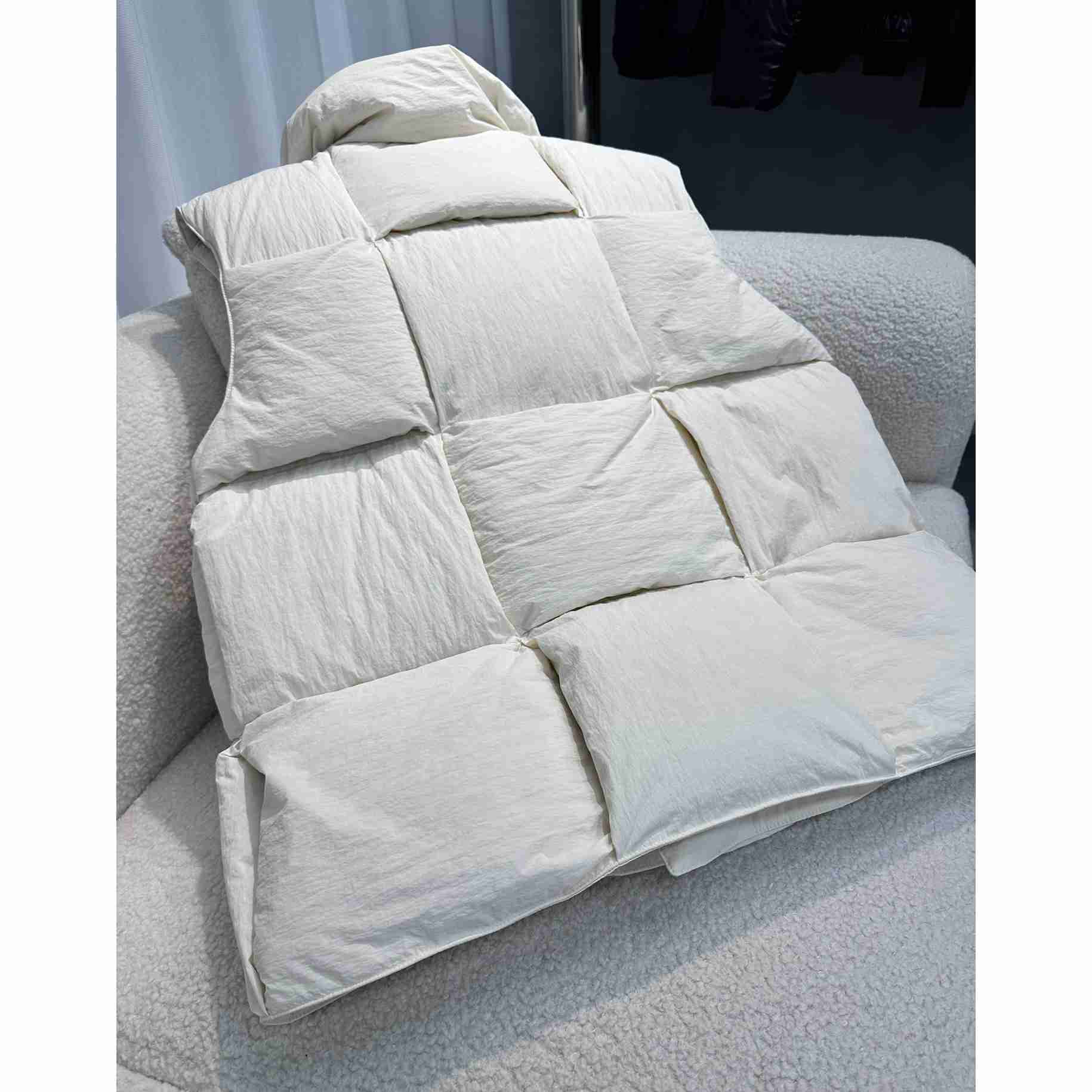 Bottega Veneta Padded Nylon Vest - EUR FASHION