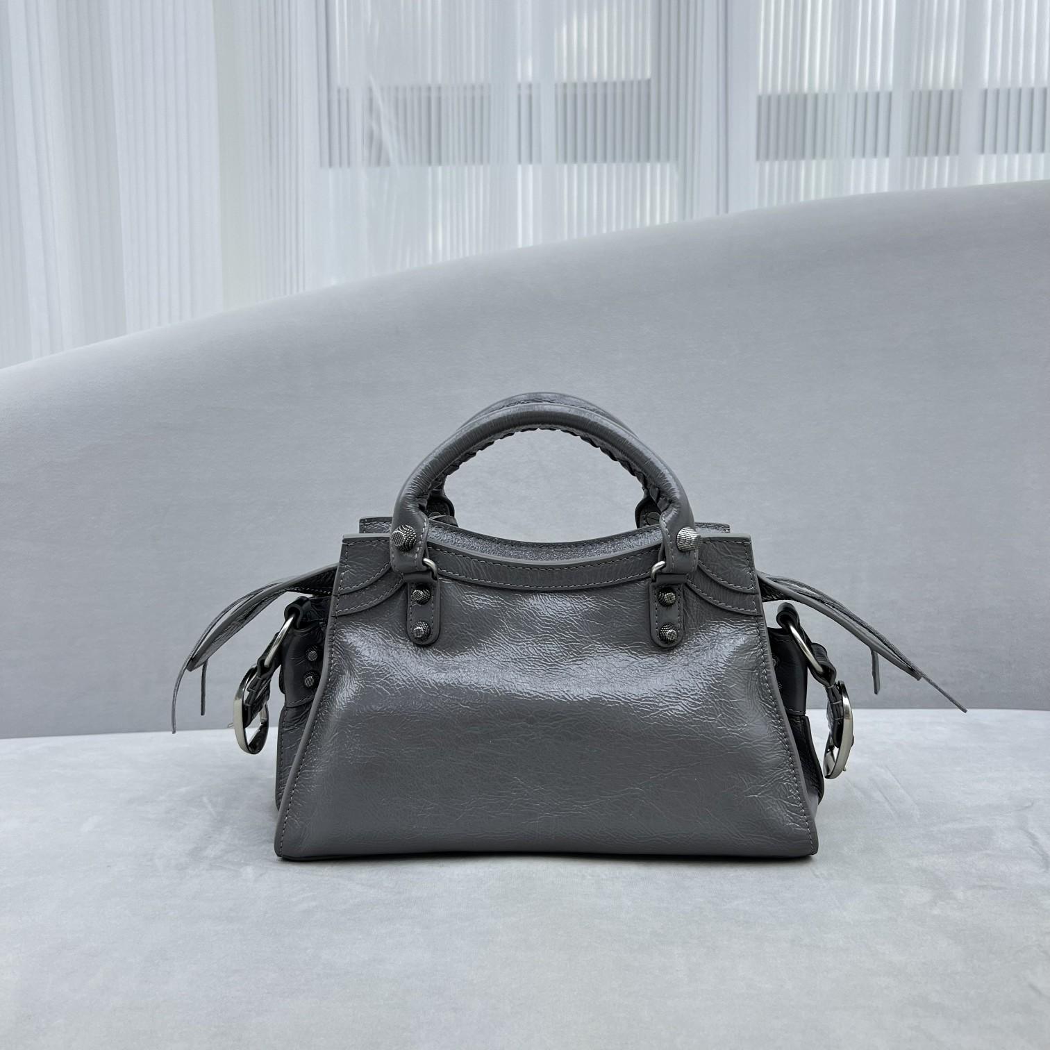 Balenciaga Neo Cagole Xs Shoulder Bag (26x13x18cm) - EUR FASHION