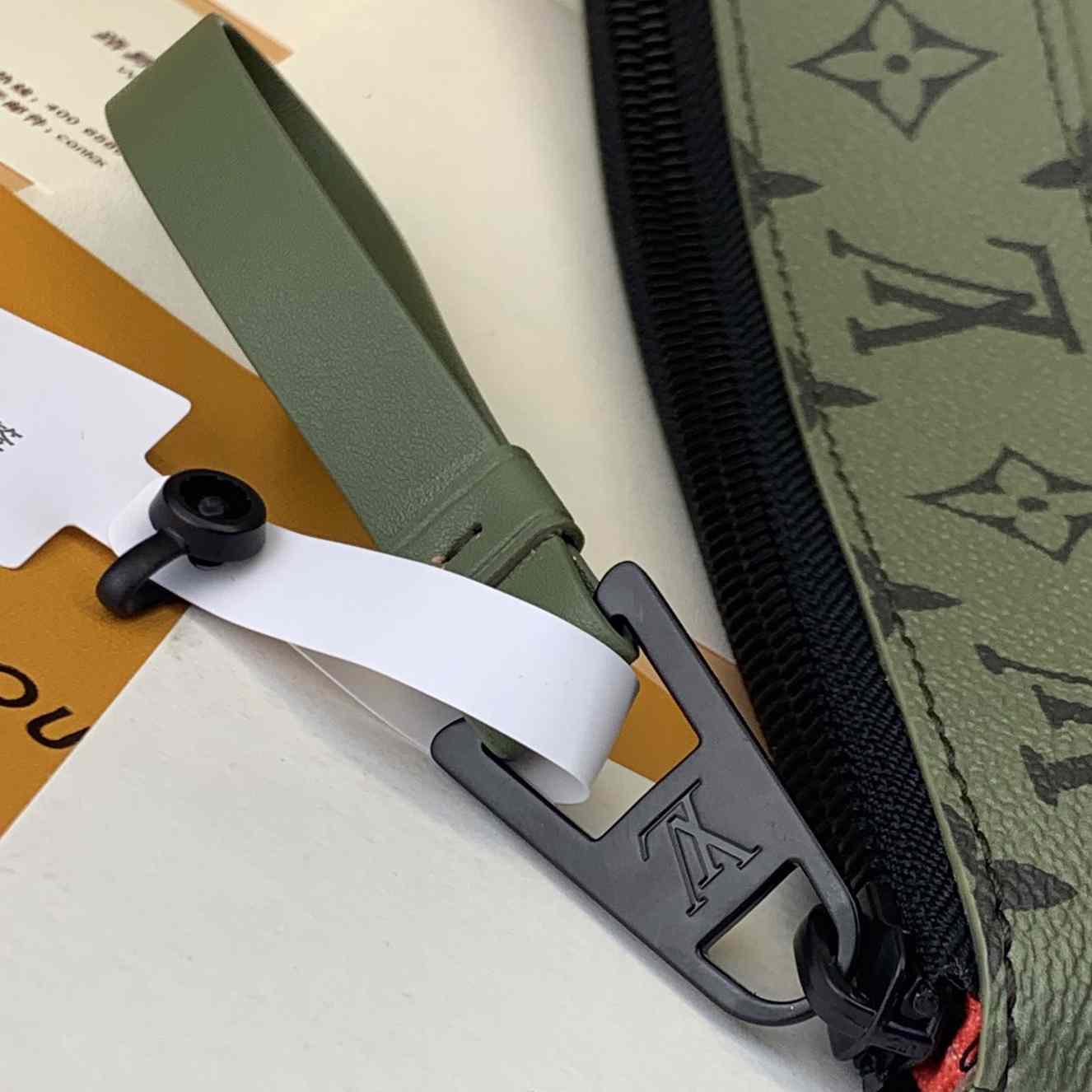 Louis Vuitton Pochette Voyage Souple (32 x 21 x 8cm)M82800 - EUR FASHION