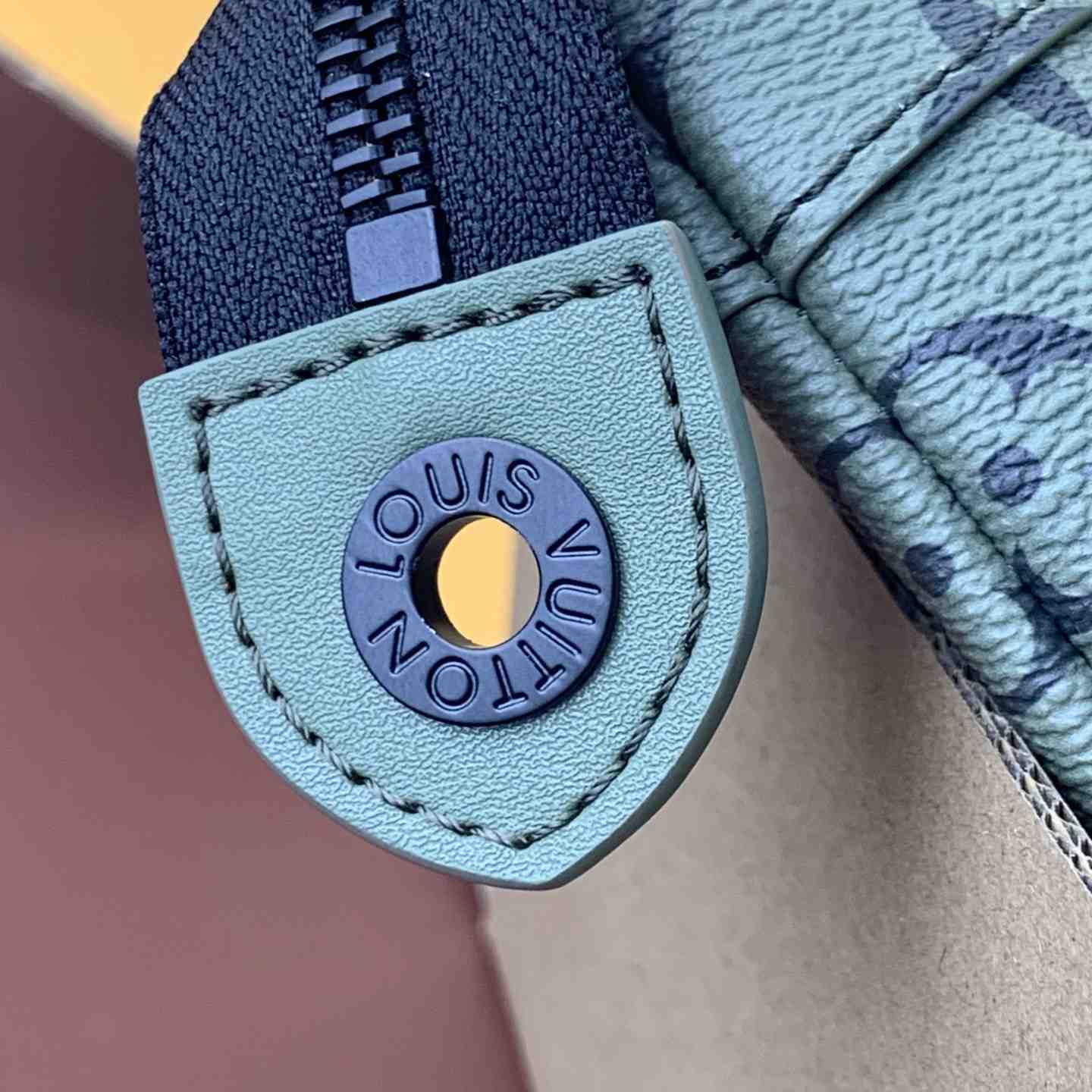 Louis Vuitton Pochette Voyage Souple (32 x 21 x 8cm)M82800 - EUR FASHION