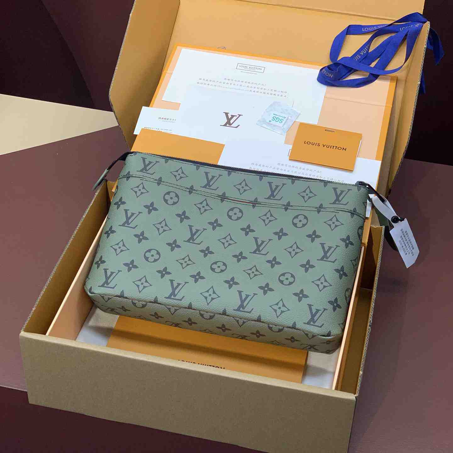 Louis Vuitton Pochette Voyage Souple (32 x 21 x 8cm)M82800 - EUR FASHION