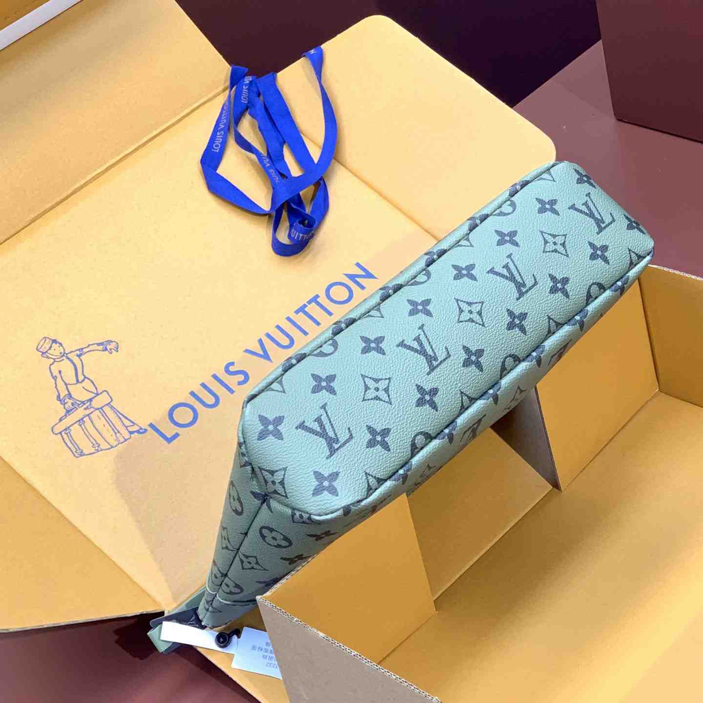 Louis Vuitton Pochette Voyage Souple (32 x 21 x 8cm)M82800 - EUR FASHION