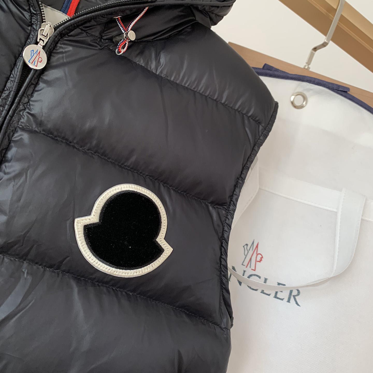 Moncler Black Vanoise Hooded Gilet - EUR FASHION