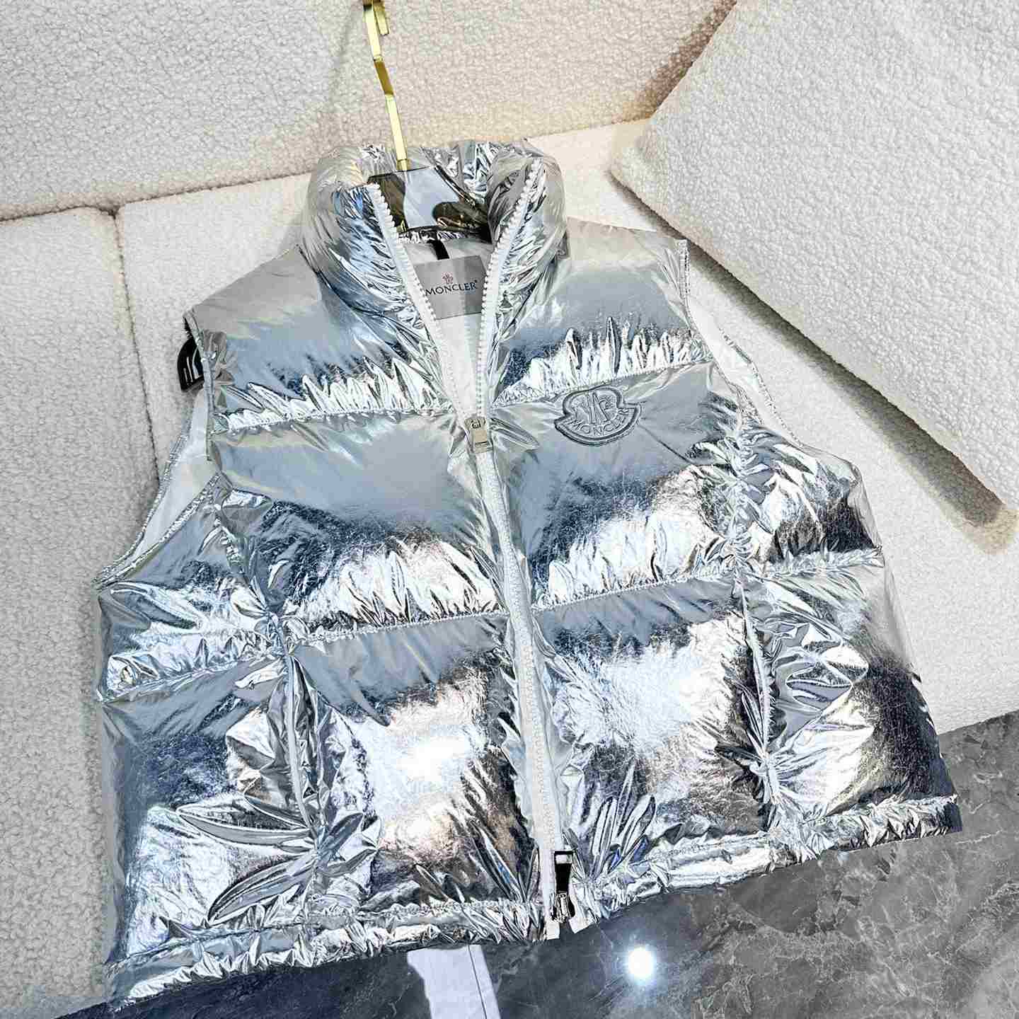 Moncler Blavet Down Gilet - EUR FASHION