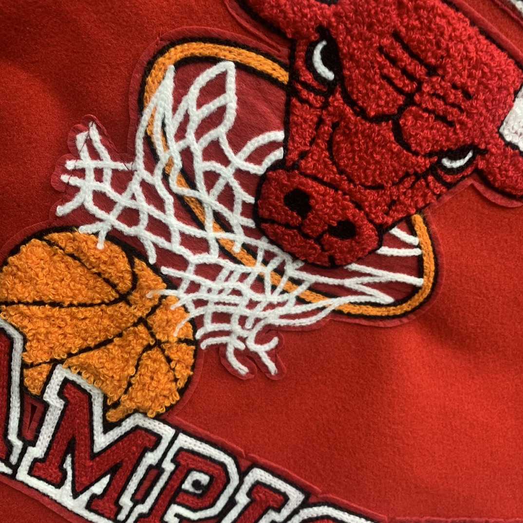 Off White C/O Chicago Bulls Varsity Jacket - EUR FASHION