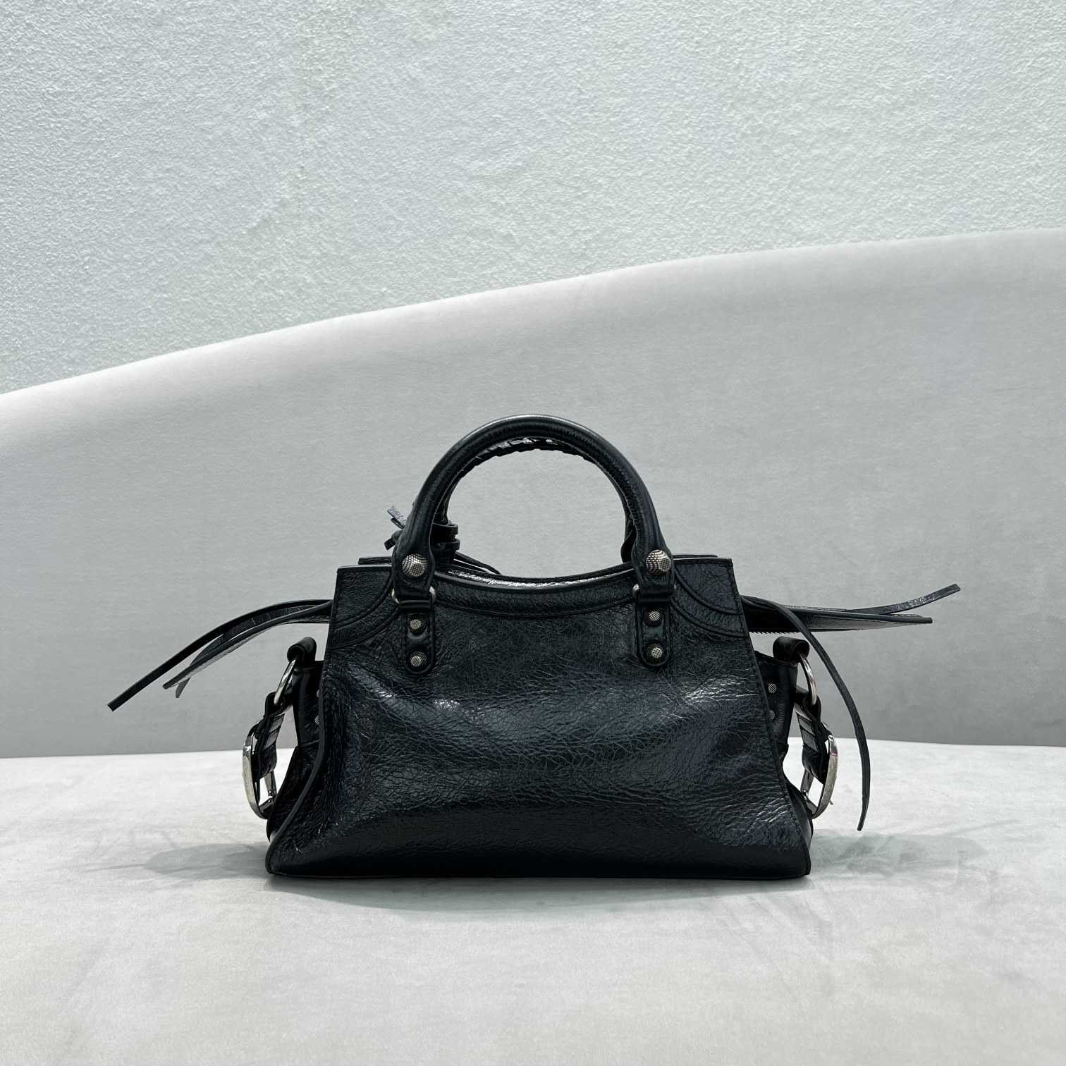 Balenciaga Neo Cagole Xs Shoulder Bag (26x13x18cm) - EUR FASHION