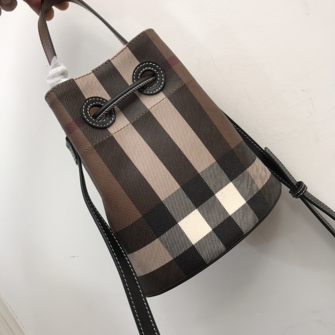 Burberry Mini TB Bucket Bag - EUR FASHION
