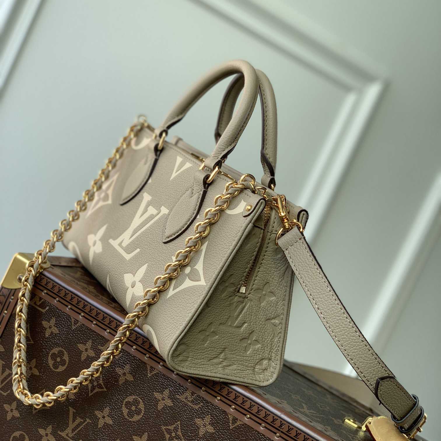 Louis Vuitton OnTheGo East West  (25-13-10 cm) M23641 - EUR FASHION