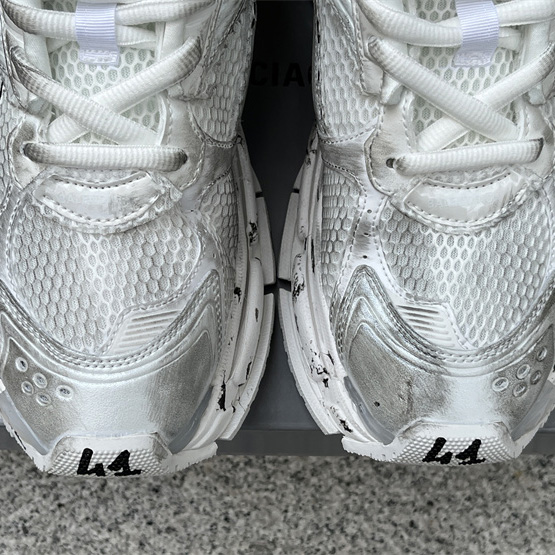 Balenciaga Runner Sneaker  - EUR FASHION