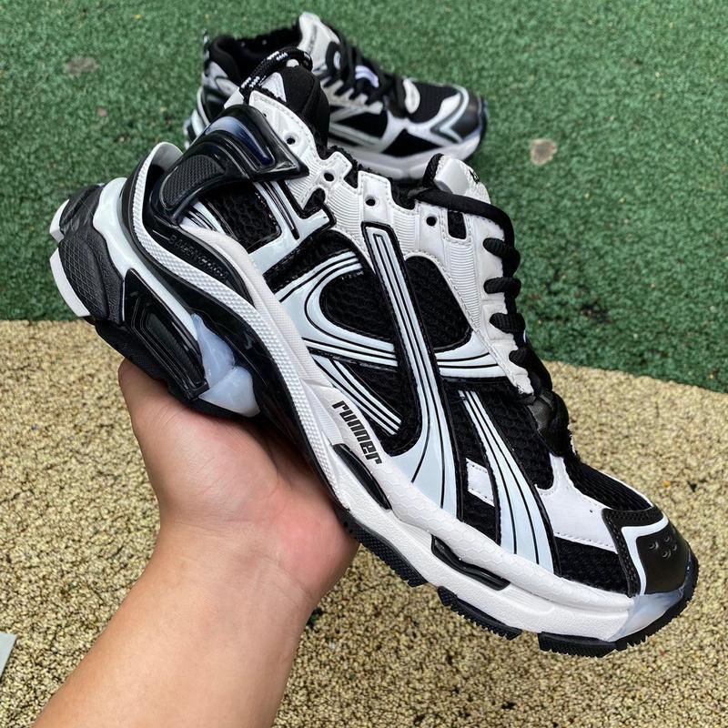 Balenciaga Runner 7.5  Sneaker  - EUR FASHION