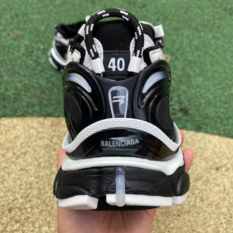 Balenciaga Runner 7.5  Sneaker  - EUR FASHION