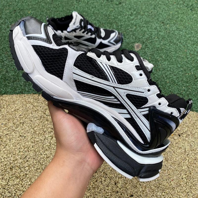 Balenciaga Runner 7.5  Sneaker  - EUR FASHION
