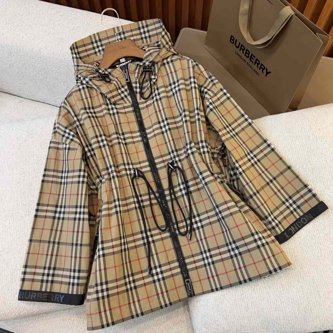 Burberry Logo Tape Vintage Check Hooded Jacket - EUR FASHION