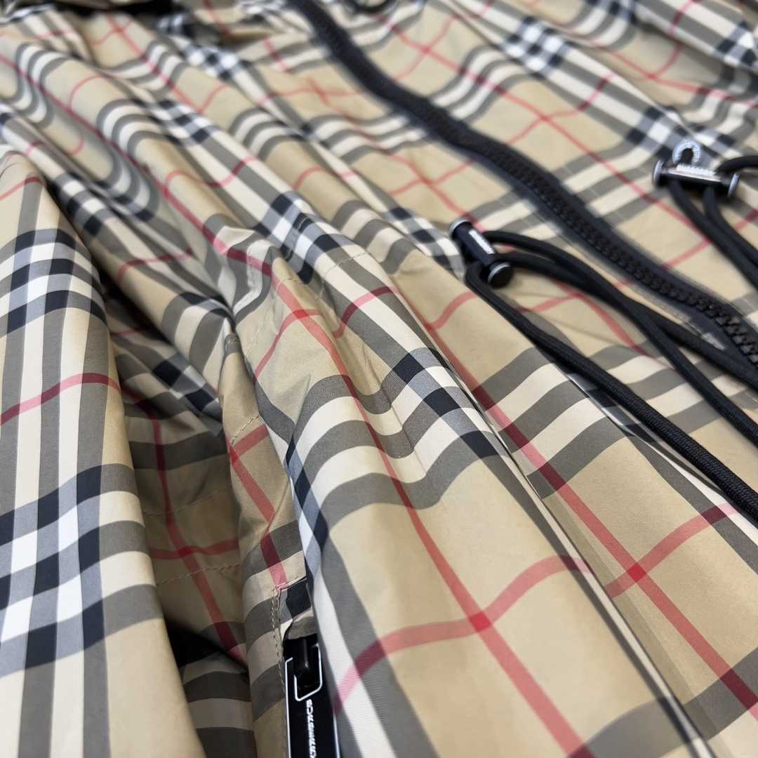 Burberry Logo Tape Vintage Check Hooded Jacket - EUR FASHION