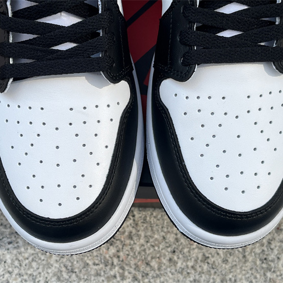 Air Jordan 1 Low OG “Mocha” Sneaker      CZ0790-102 - EUR FASHION