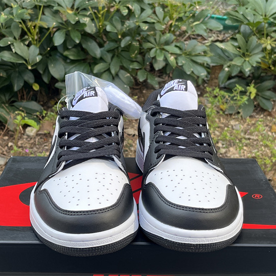 Air Jordan 1 Low OG “Mocha” Sneaker      CZ0790-102 - EUR FASHION