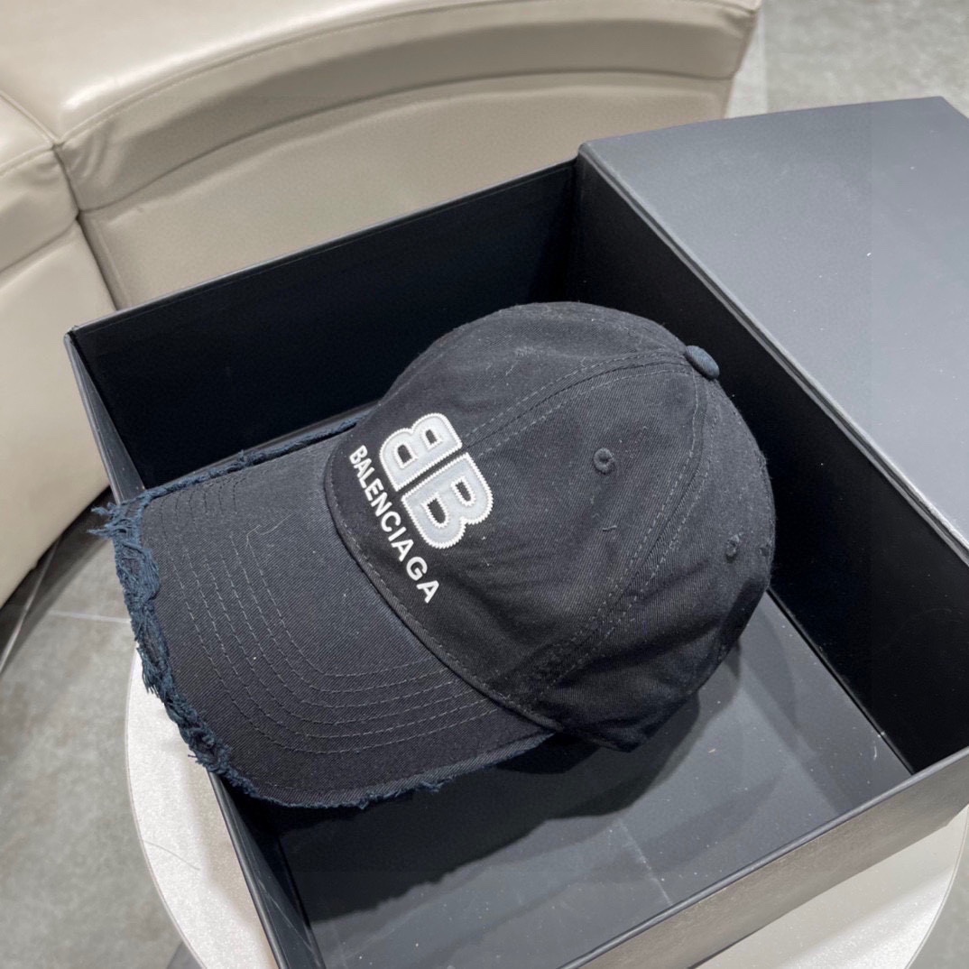 Balenciaga Cap - EUR FASHION