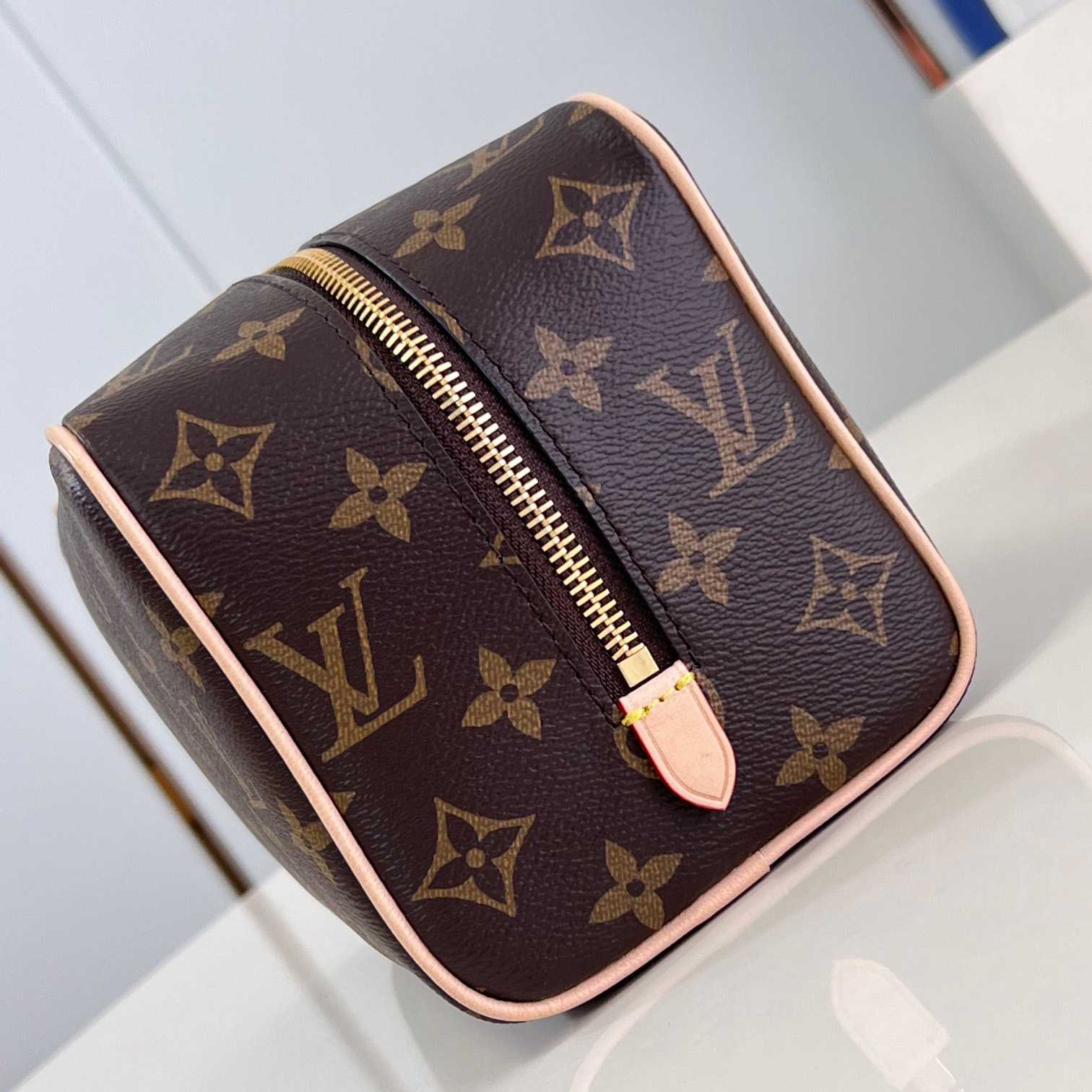 Louis Vuitton Locker Dopp Kit   M83112 - EUR FASHION