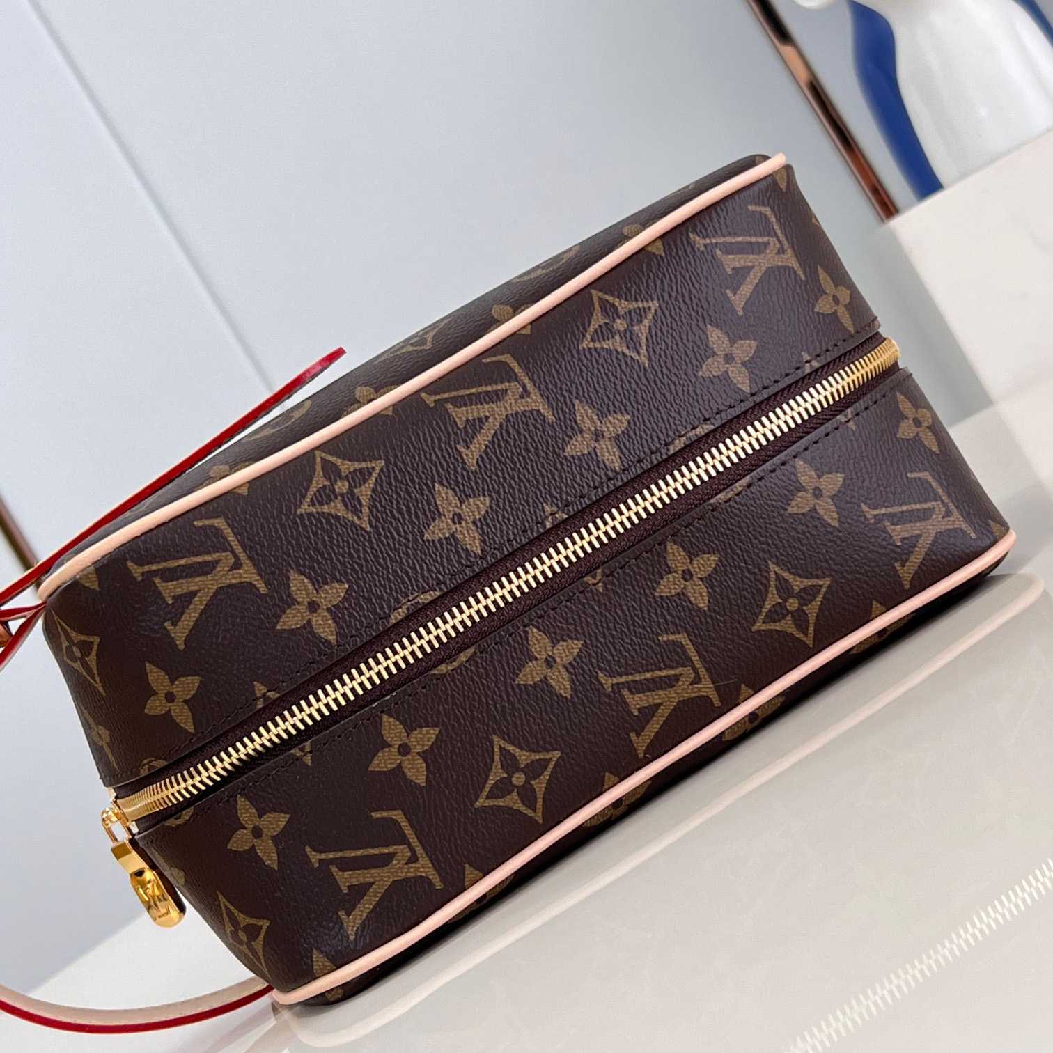 Louis Vuitton Locker Dopp Kit   M83112 - EUR FASHION