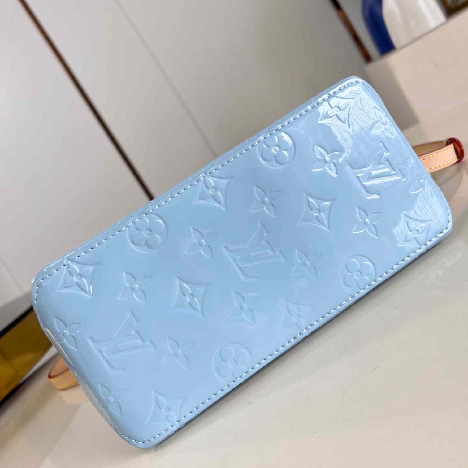 Louis Vuitton Reade PM    M24144 - EUR FASHION