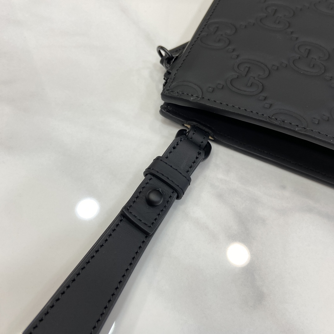 Gucci GG Rubber-effect Pouch - EUR FASHION