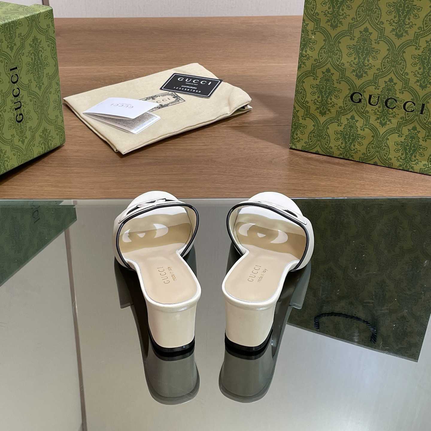 Gucci Women's Interlocking G Slide Sandal  - EUR FASHION