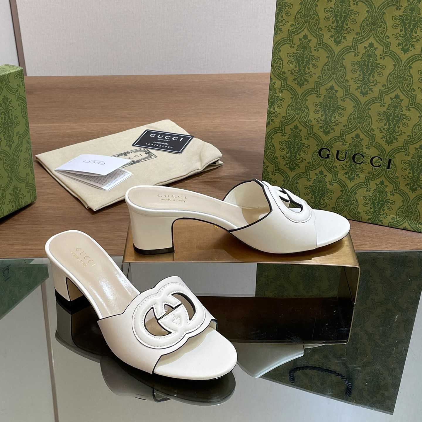 Gucci Women's Interlocking G Slide Sandal  - EUR FASHION