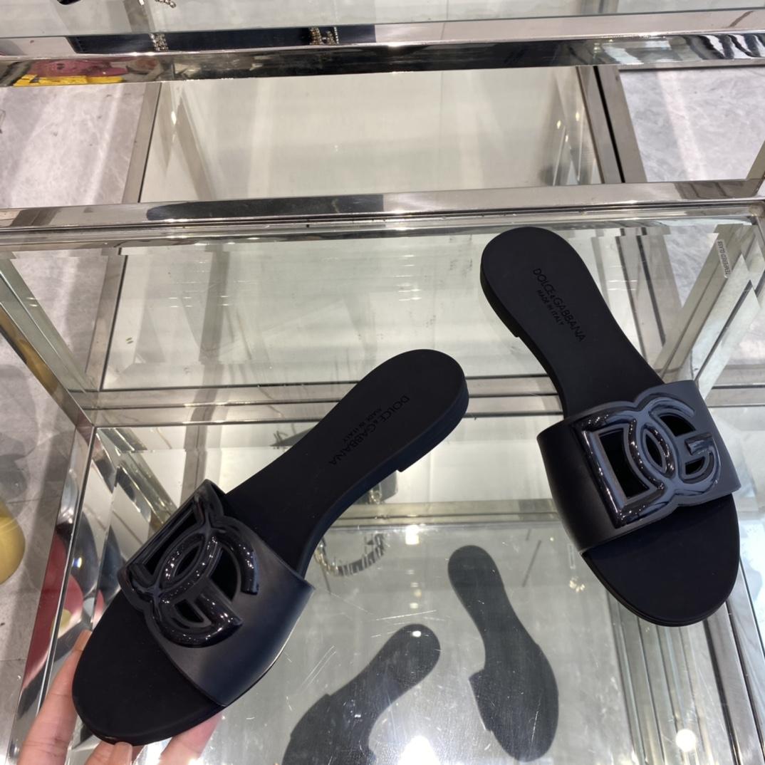Dolce & Gabbana Rubber Beachwear Sliders - EUR FASHION
