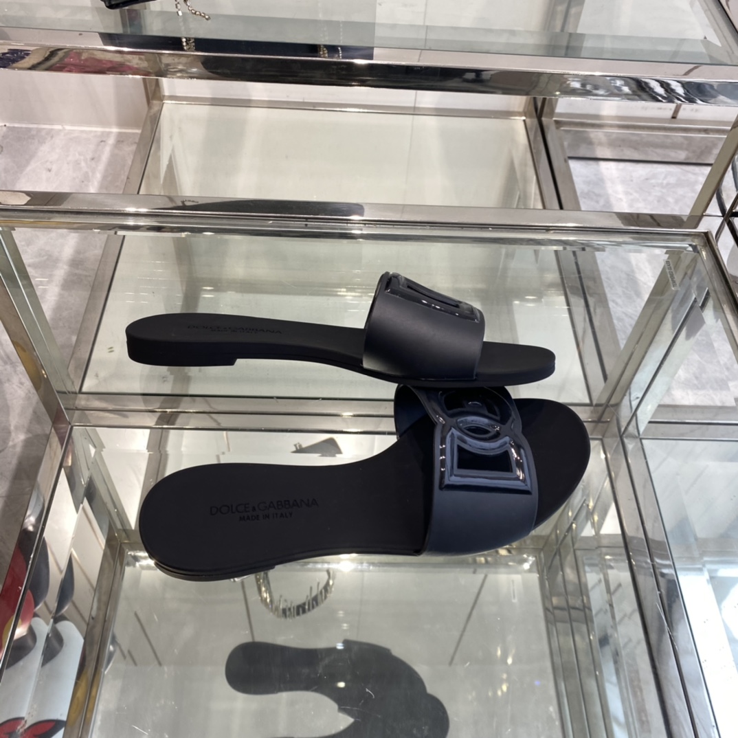 Dolce & Gabbana Rubber Beachwear Sliders - EUR FASHION