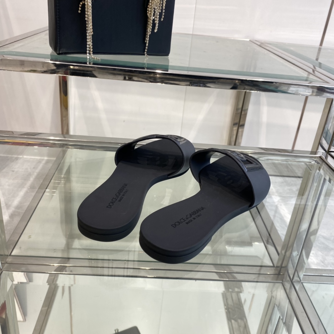 Dolce & Gabbana Rubber Beachwear Sliders - EUR FASHION
