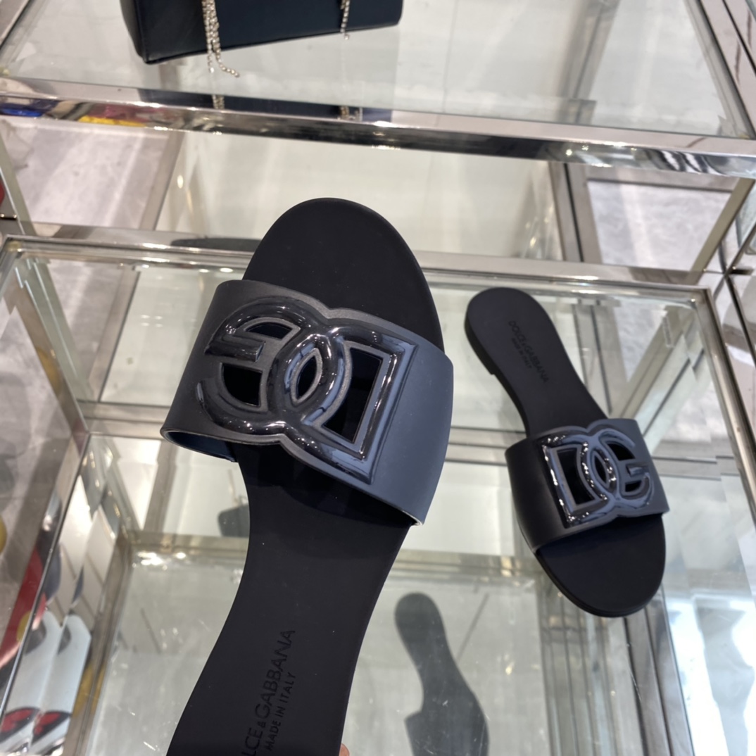Dolce & Gabbana Rubber Beachwear Sliders - EUR FASHION