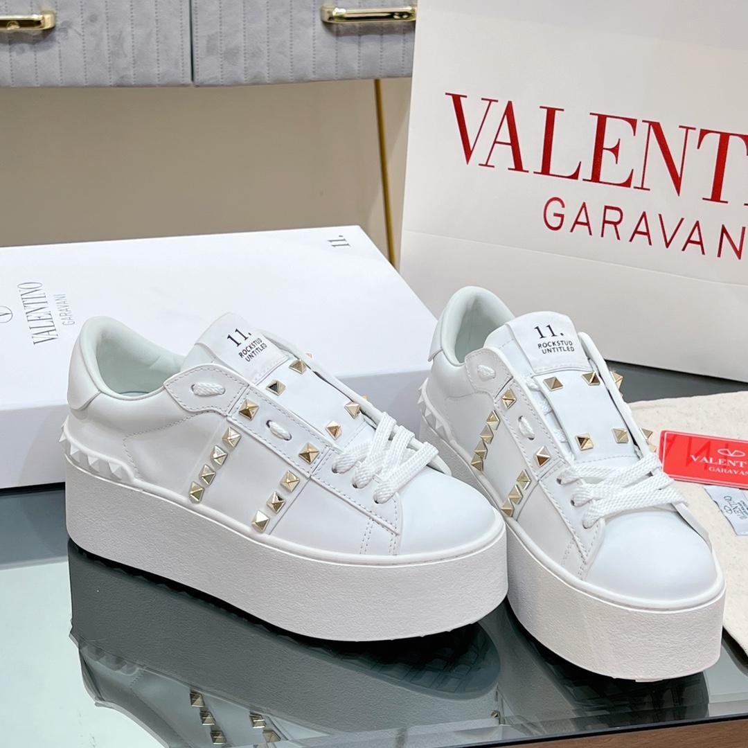 Valenti Flatform Rockstud Untitled Sneaker In Calfskin - EUR FASHION