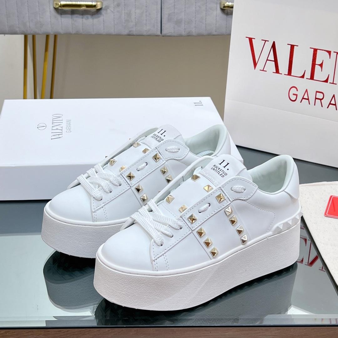 Valenti Flatform Rockstud Untitled Sneaker In Calfskin - EUR FASHION
