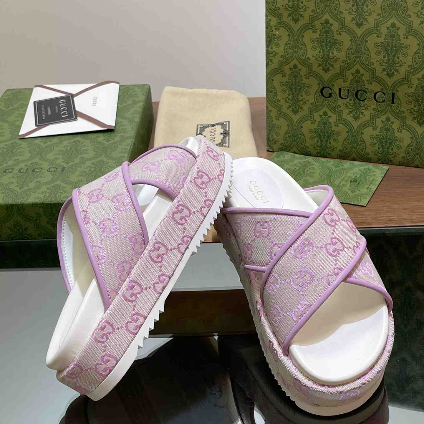 Gucci Women's GG Platform Slide Sandal - EUR FASHION