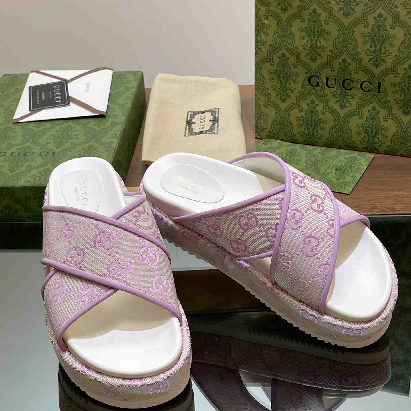 Gucci Women's GG Platform Slide Sandal - EUR FASHION
