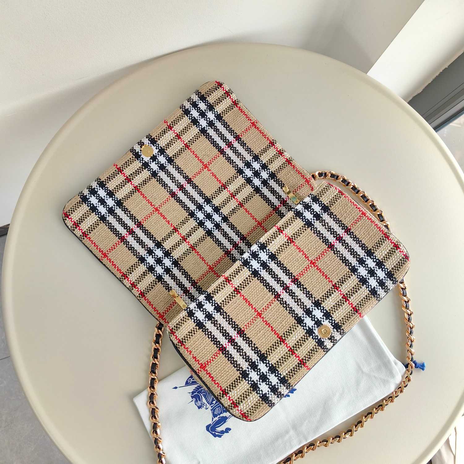 Burberry Lola Vintage-check Bouclé Shoulder Bag (28 x 6.5 x 17cm) - EUR FASHION