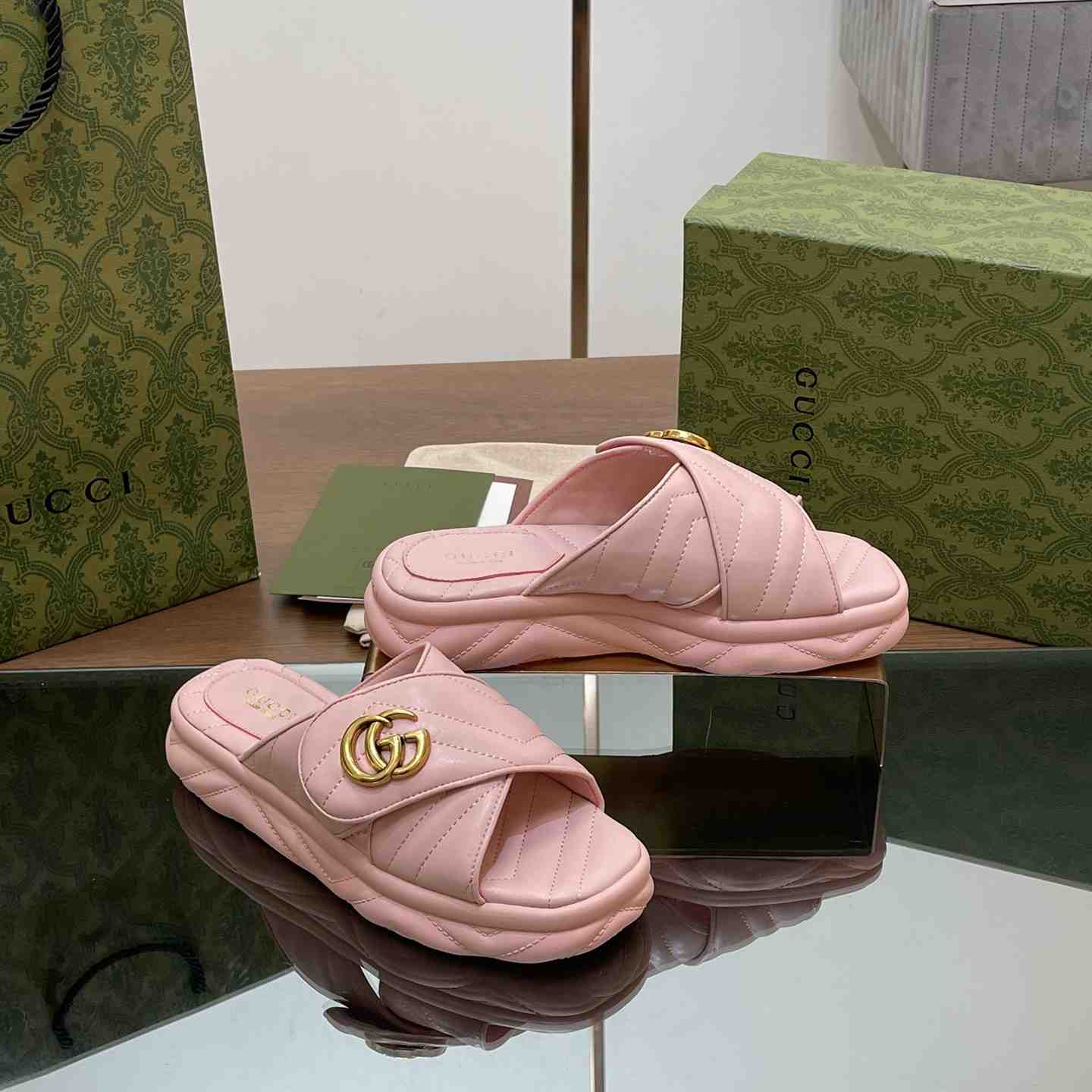 Gucci Women's Double G Slide Sandal - EUR FASHION